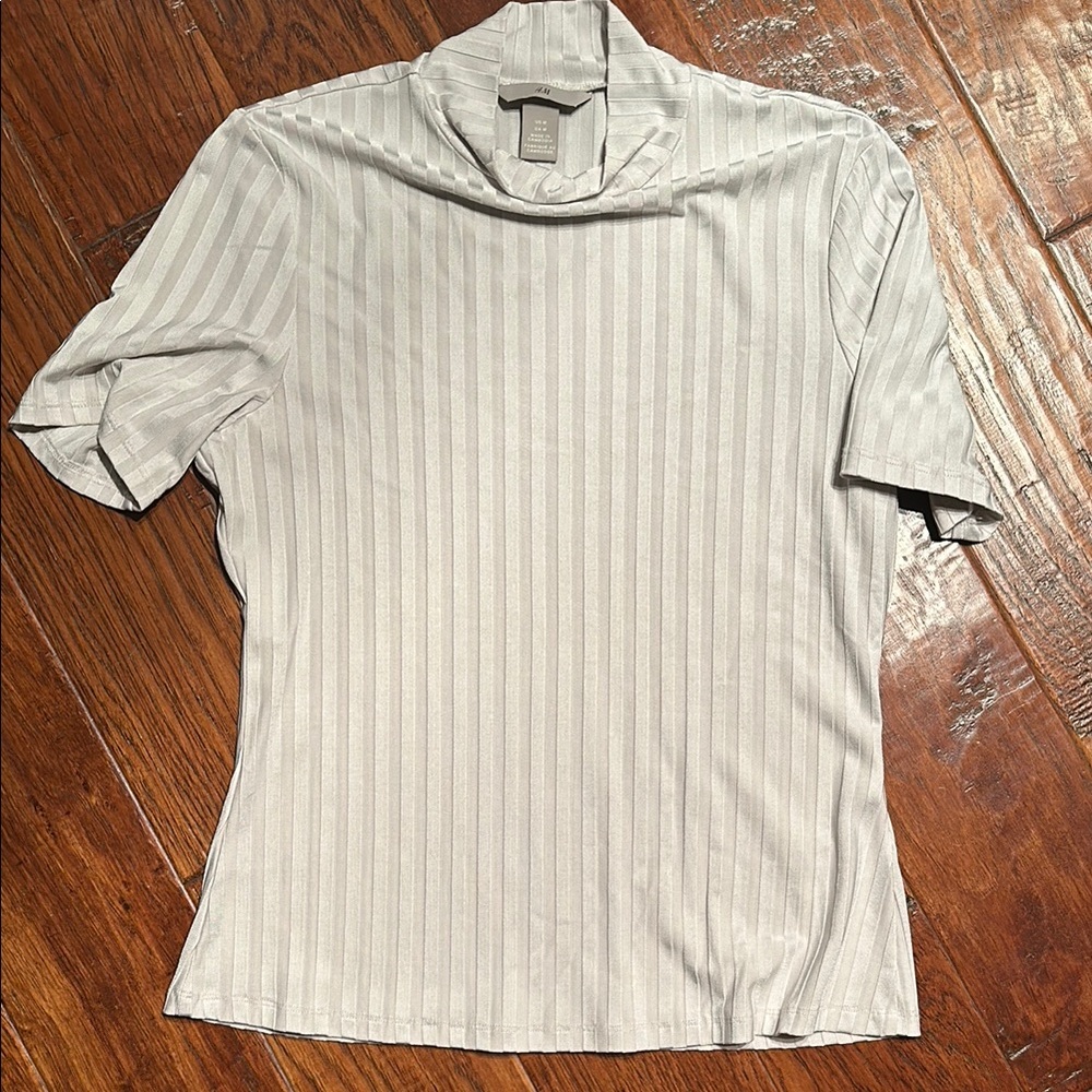 H&M  Light Gray Striped Top